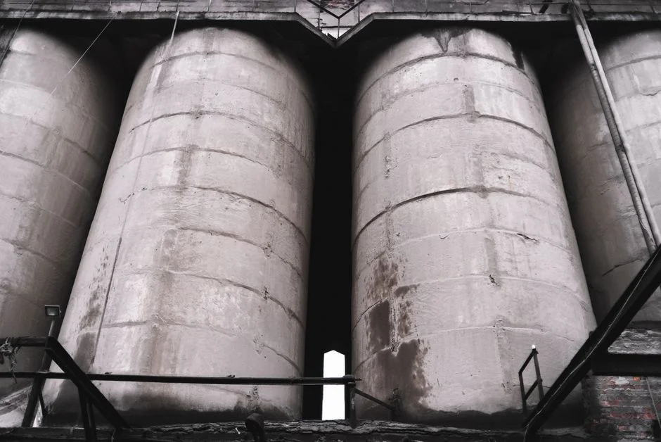 Bin Activators and Discharge Aids for Sticky Cement Materials - 2