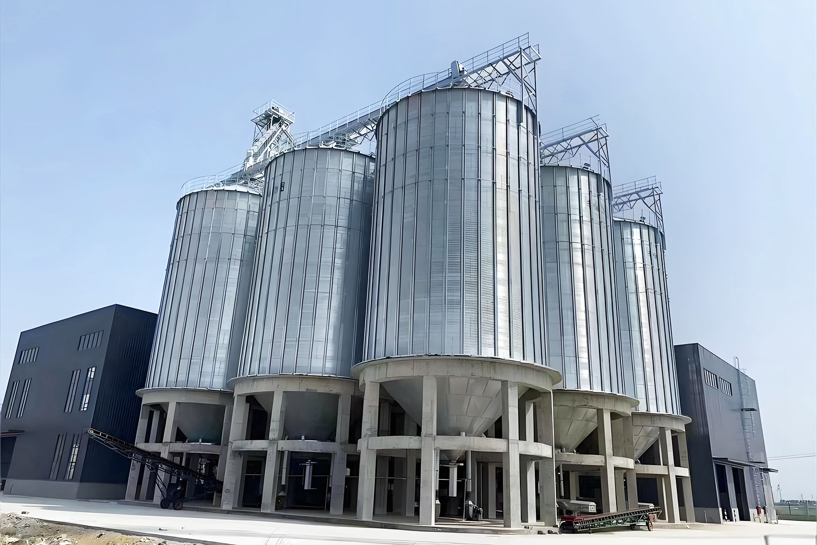 Silo de acero para almacenamiento de piensos