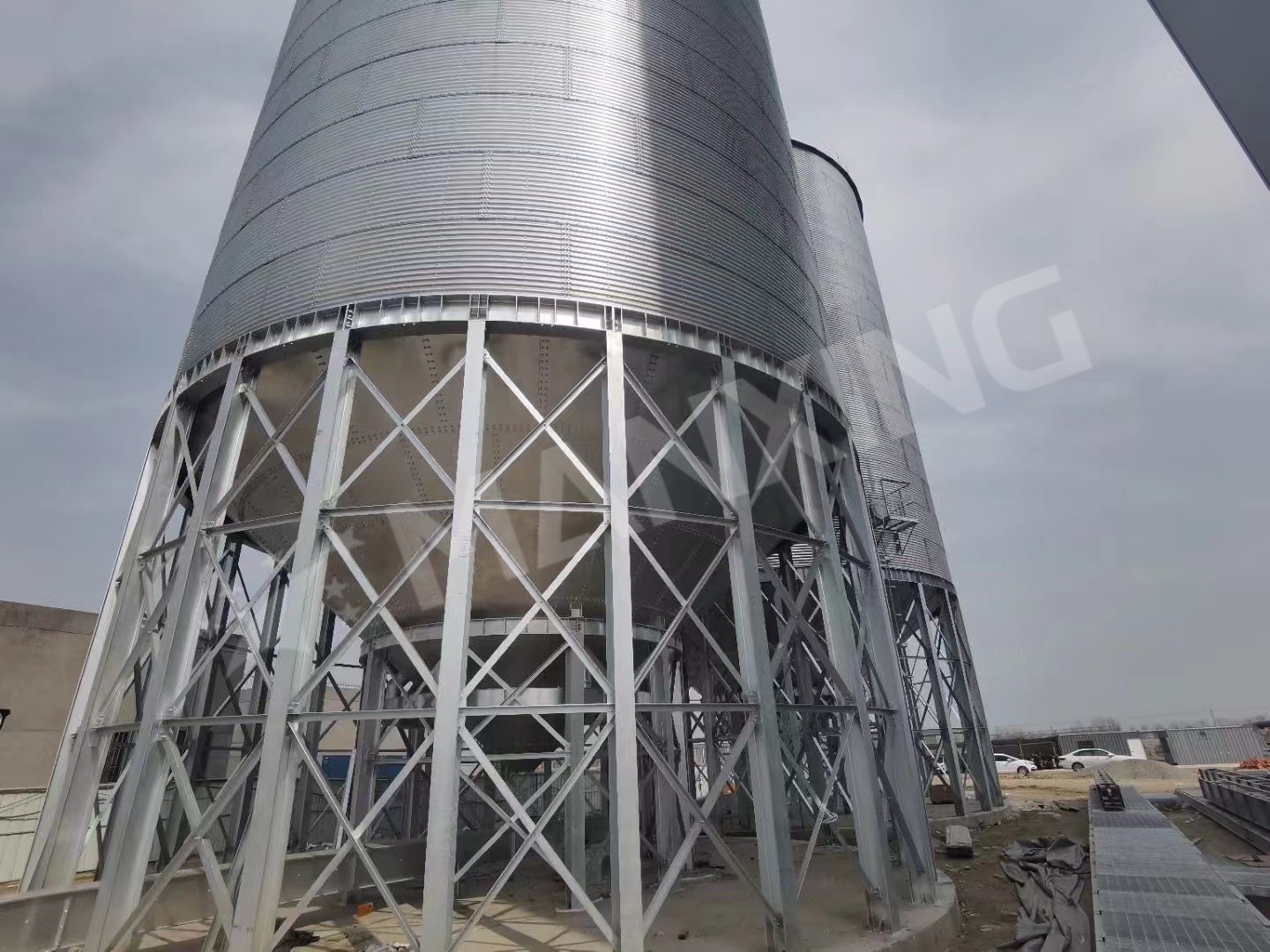 Silo de acero con fondo de tolva
